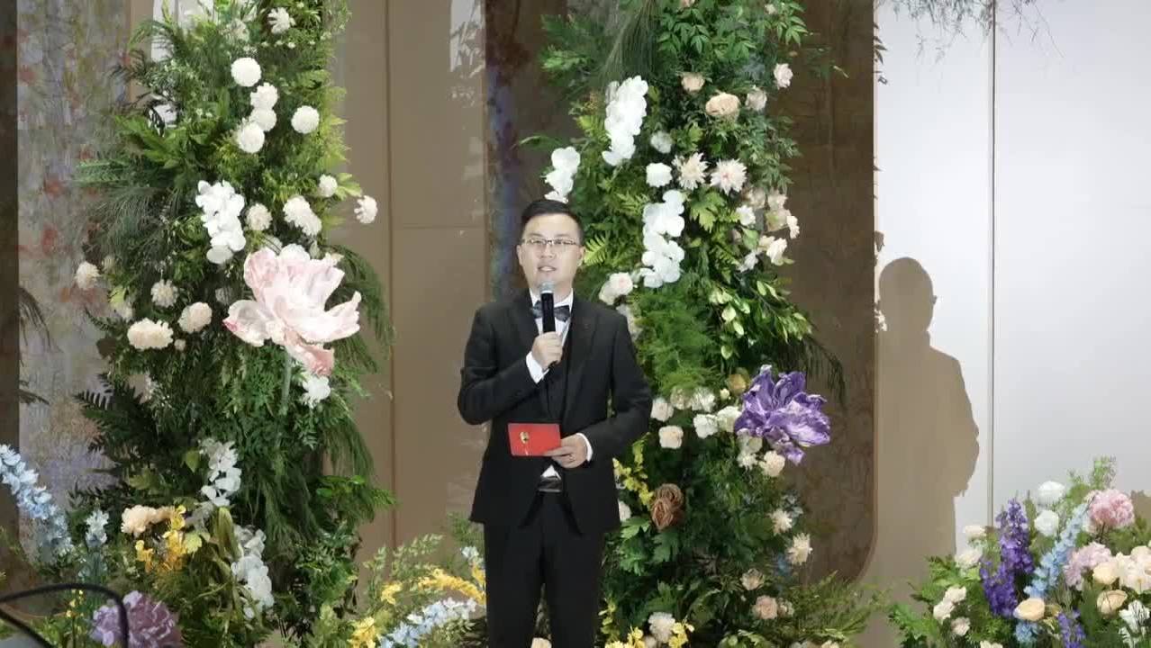 沉穩(wěn)大氣室內(nèi)主持