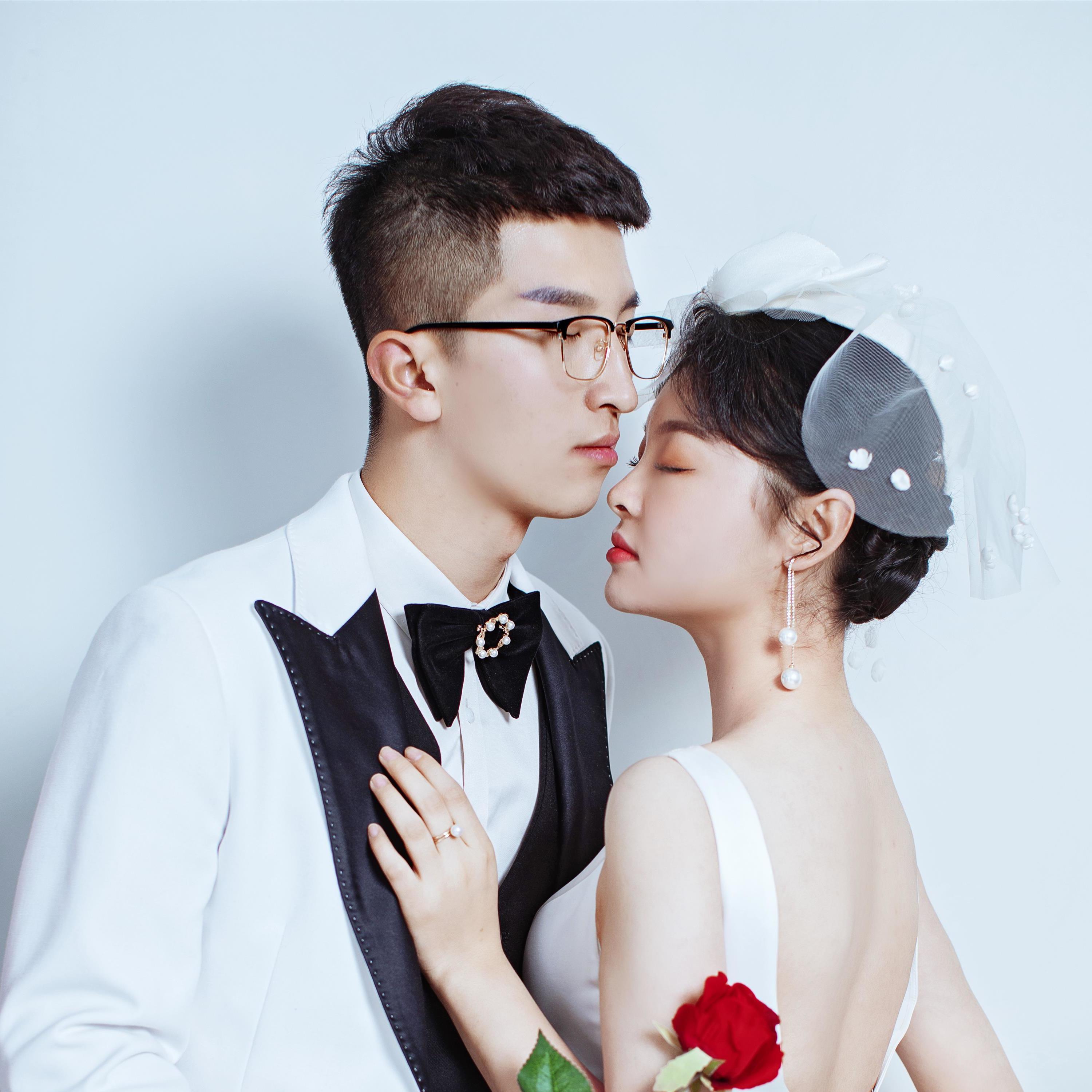 陈磊   吴妍         