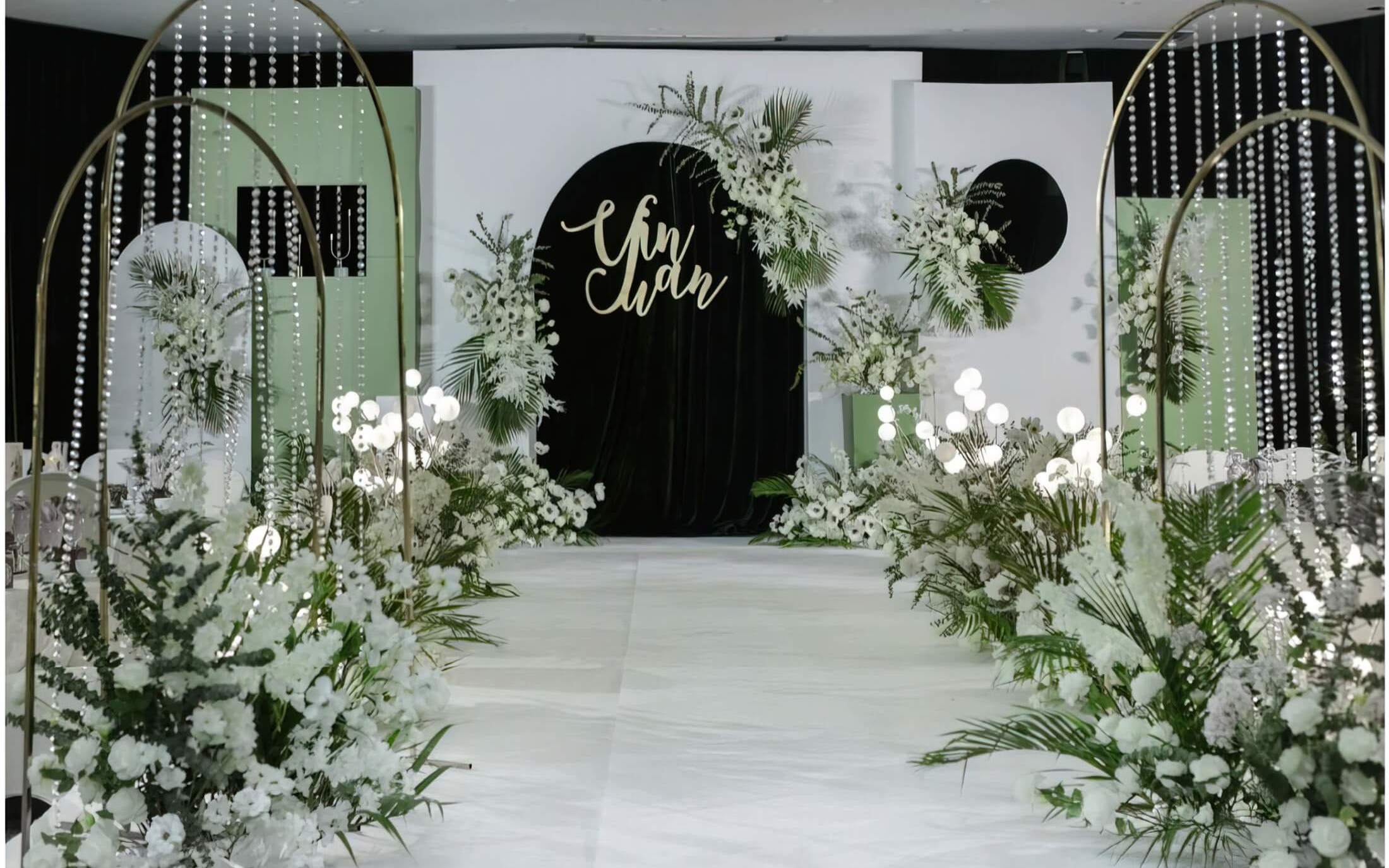 双十一限时抢购包含三大金刚 赠送婚车装饰