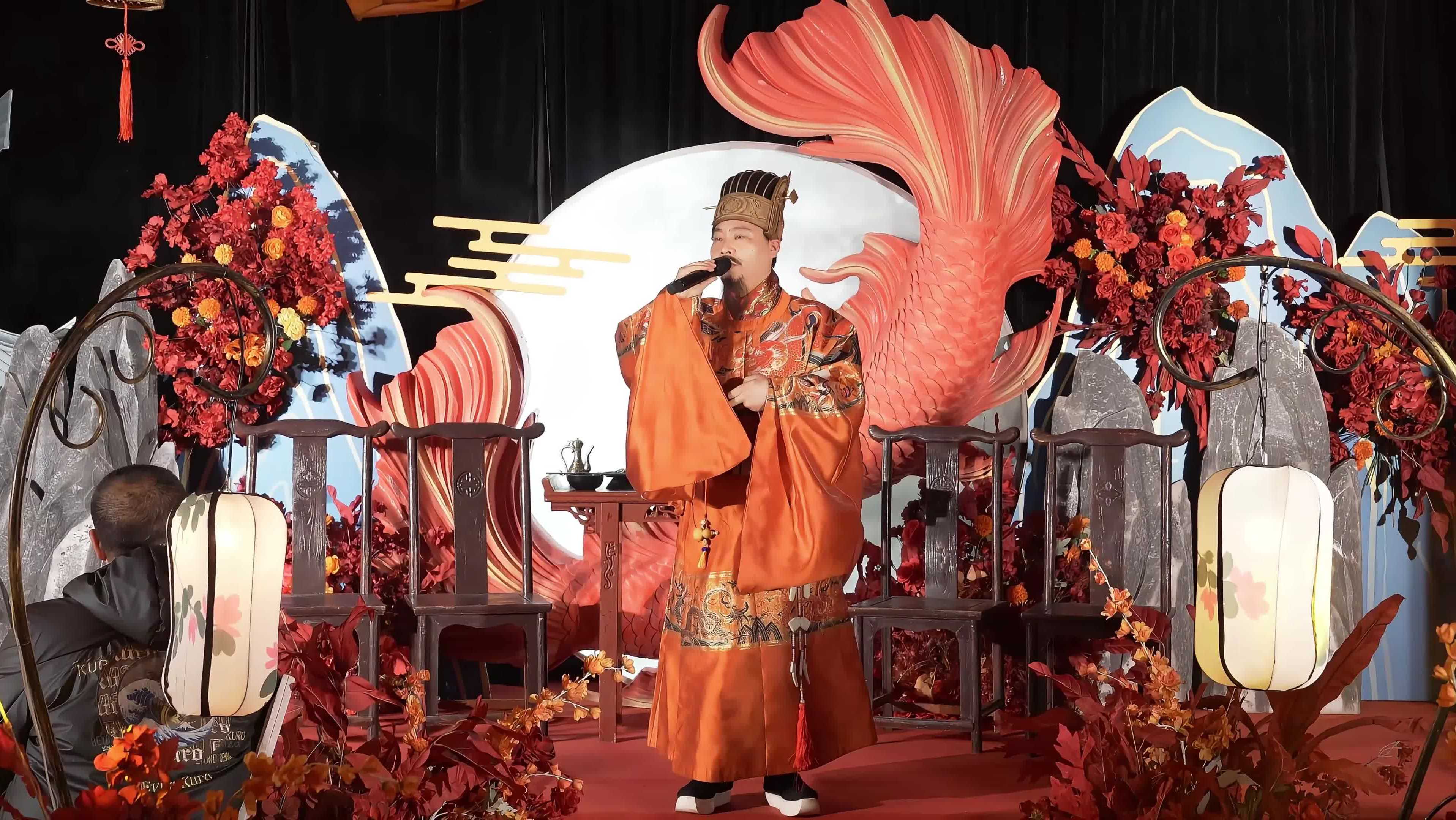 凤冠霞帔许十里红妆