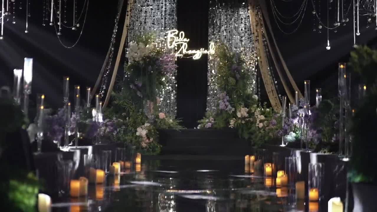 高铁重逢：老同学到心动恋人