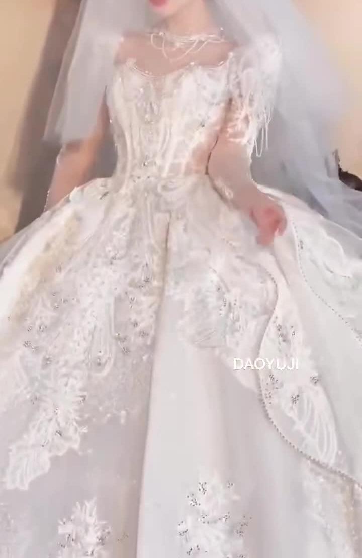 奢华重工的宫廷风婚纱