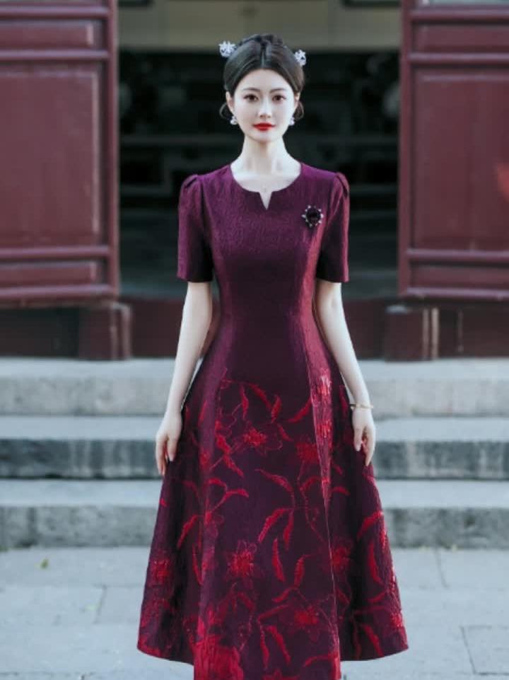 錦棠：結(jié)婚媽媽裝 酒紅提花禮服