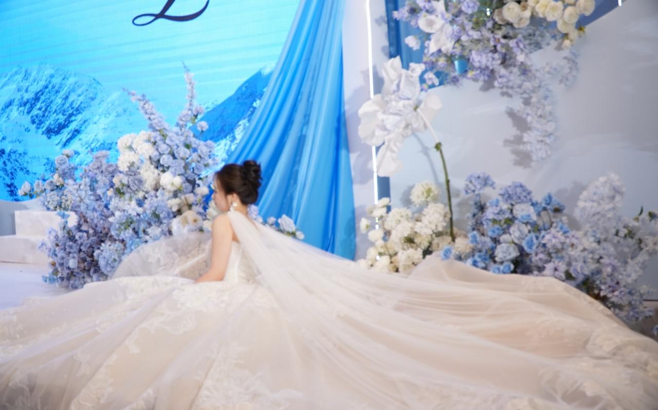 冰山蓝调，邂逅婚礼的静谧浪漫